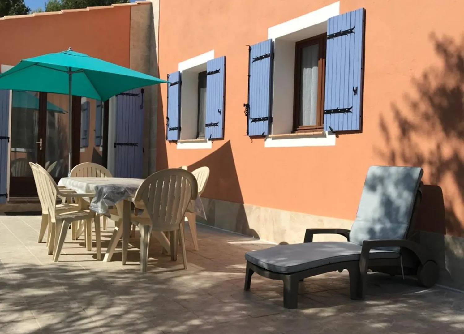 Location Saisonniere Villa Lauris